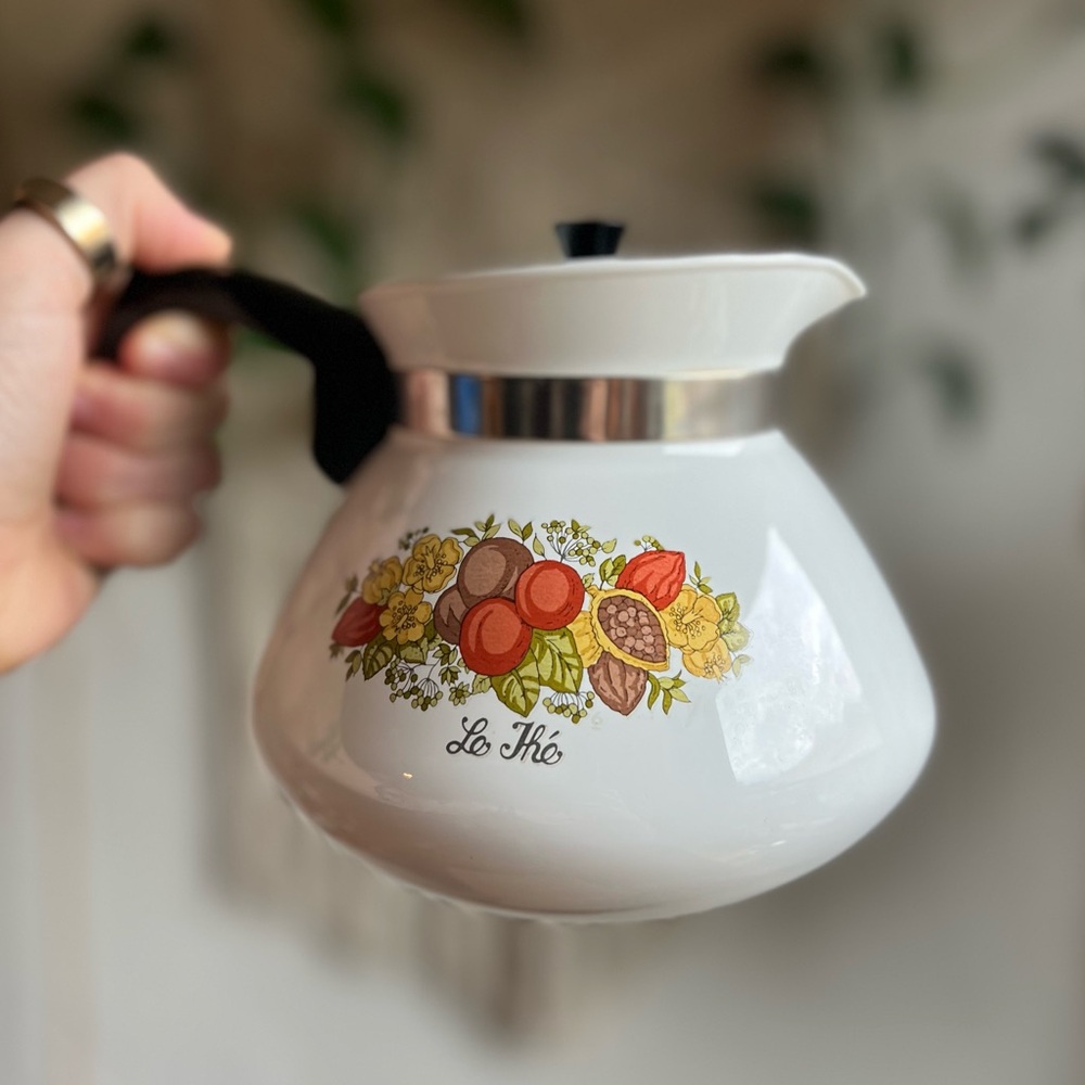 Vintage Corning Ware Spice of Life Coffee Pot – P-104 – 6 Cup – 1970s Carafe - Picture 3 of 11